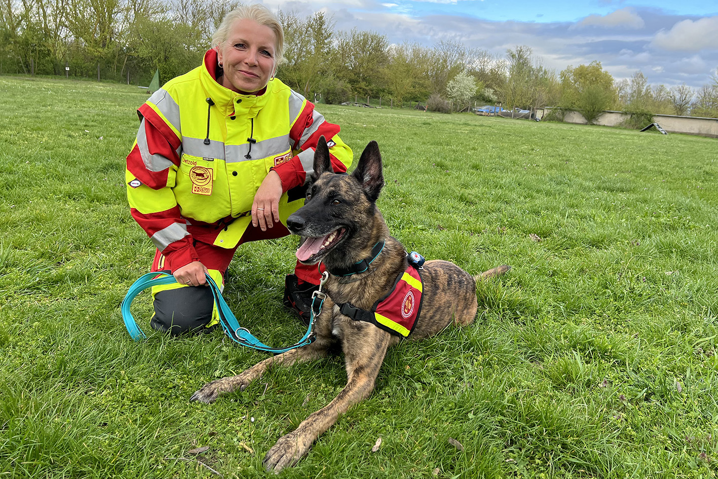 Rettungshundeteam Conny und Freddy meistern alle Aufgaben