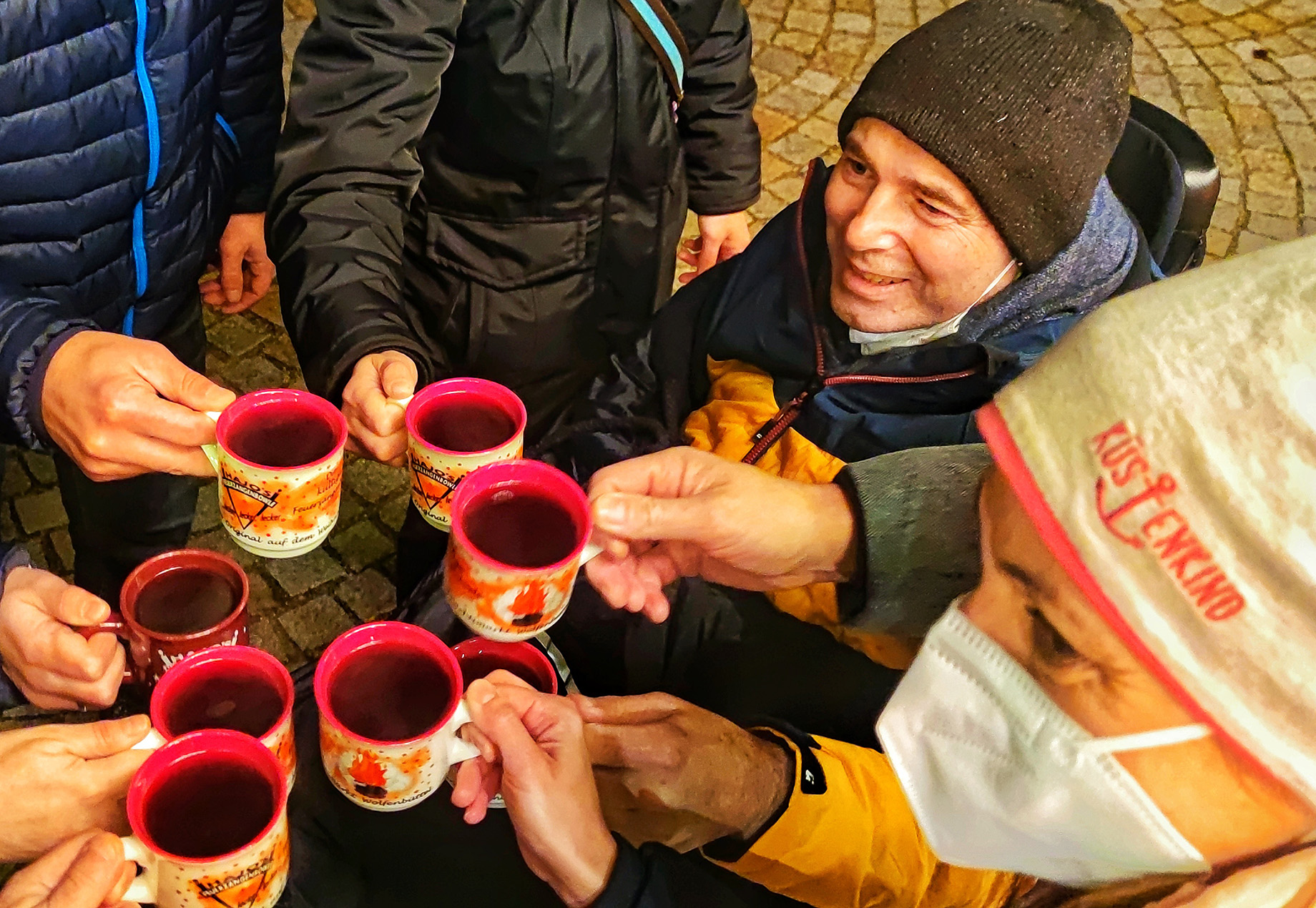 Im Advent: Freunde treffen und Glühwein trinken ...