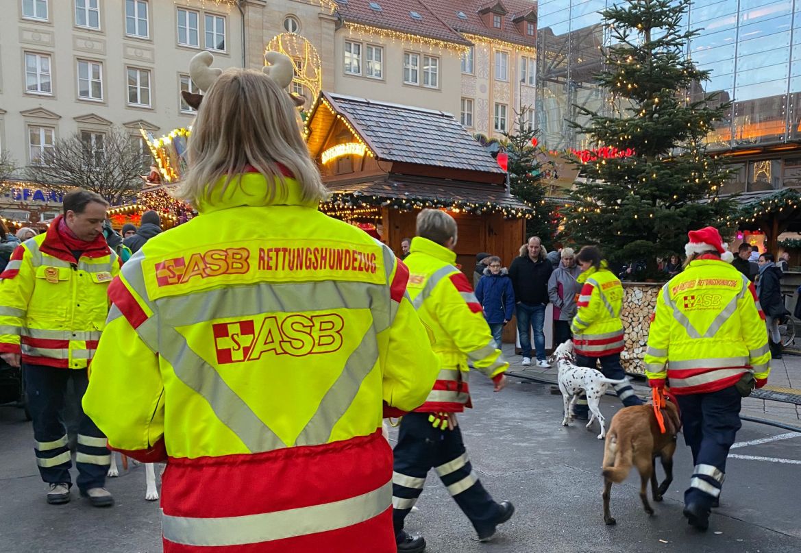 RHZ Weihnachtsmarkt.jpg