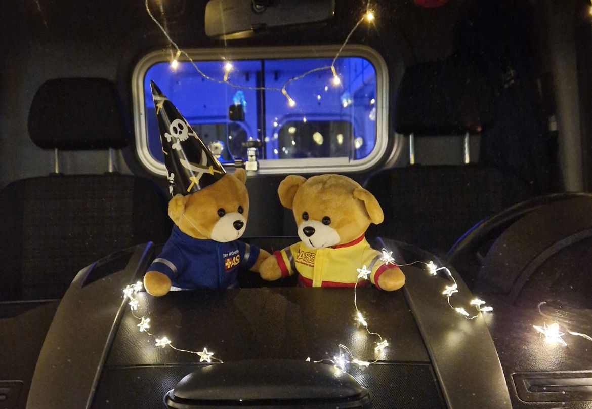 Lichterfahrt11_web_teddies.jpg